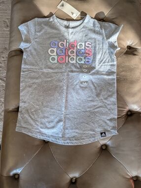 ADIDAS Girls Graphic T Size M